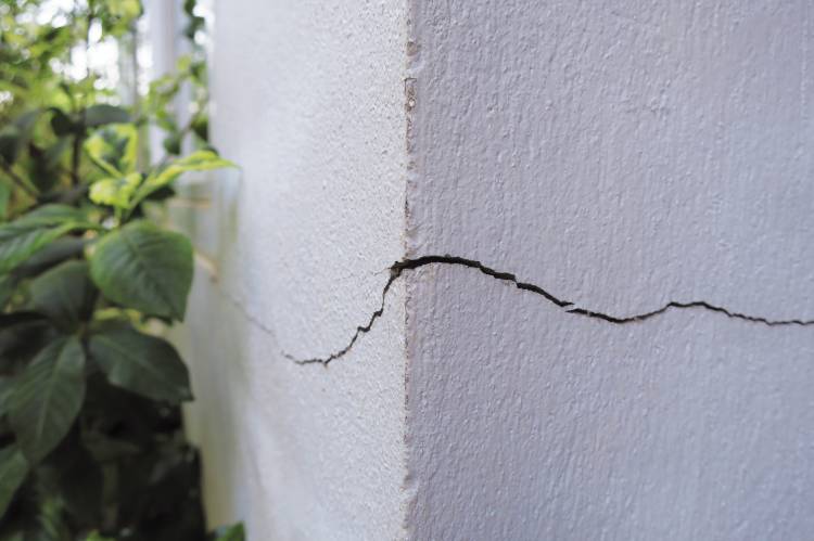 Argiles - Humidité - Sols - Murs - Fissures - Maisons - Gonflement